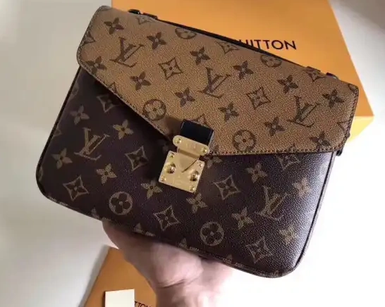 Louis POCHETTE Vuitton METIS 0427